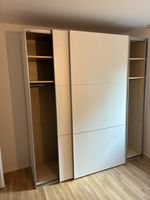 Kleiderschrank