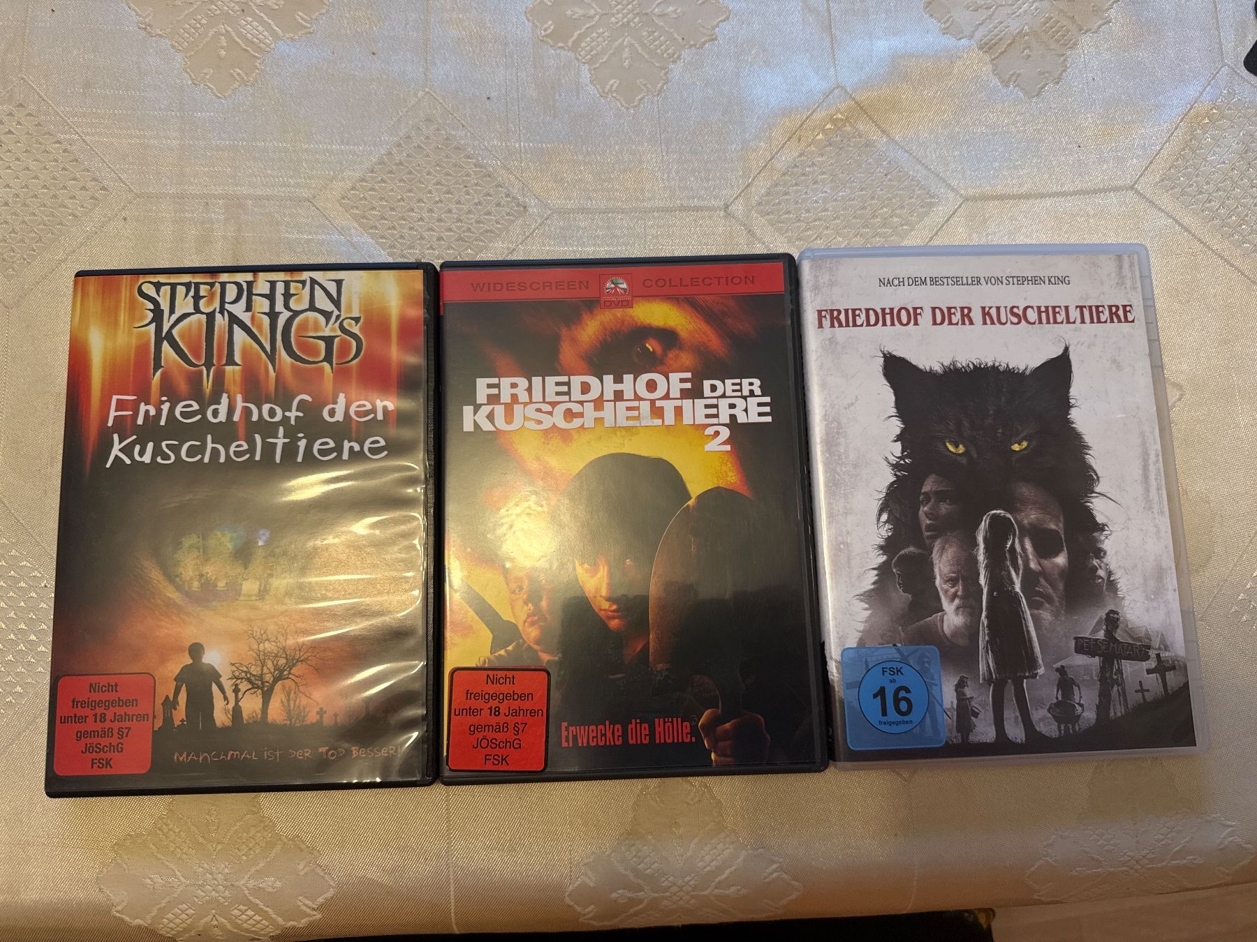 Tutti i DVDs: 3x Stephen Kings Friedhof der Kuscheltiere – Usato da Schaffhausen venduto da D-MAC