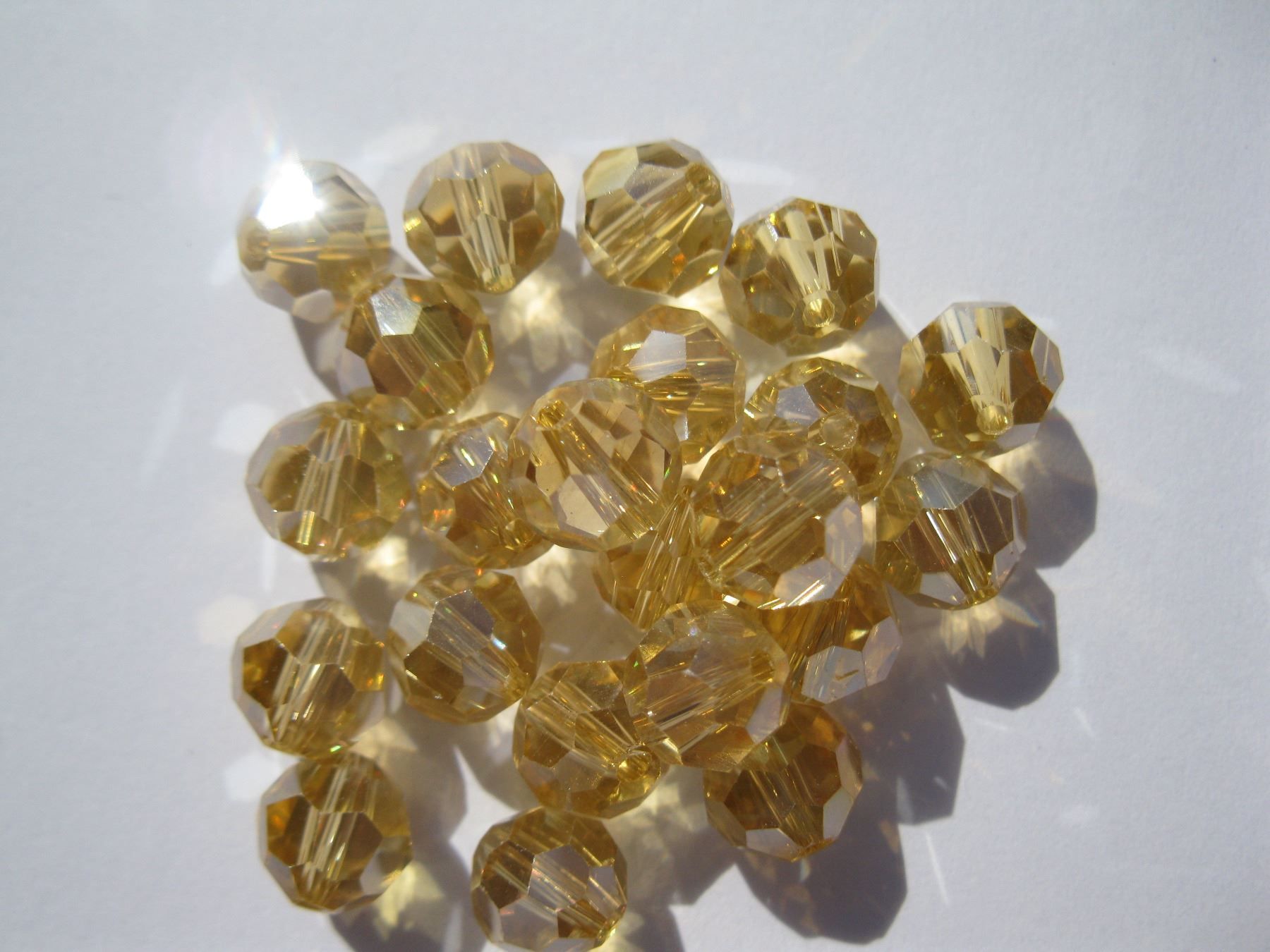 Perle (finte): 20 Glasperlen gelb AB, 8mm – Nuovo e nell'imballaggio originale da St. Margarethen TG venduto da LuanaKa