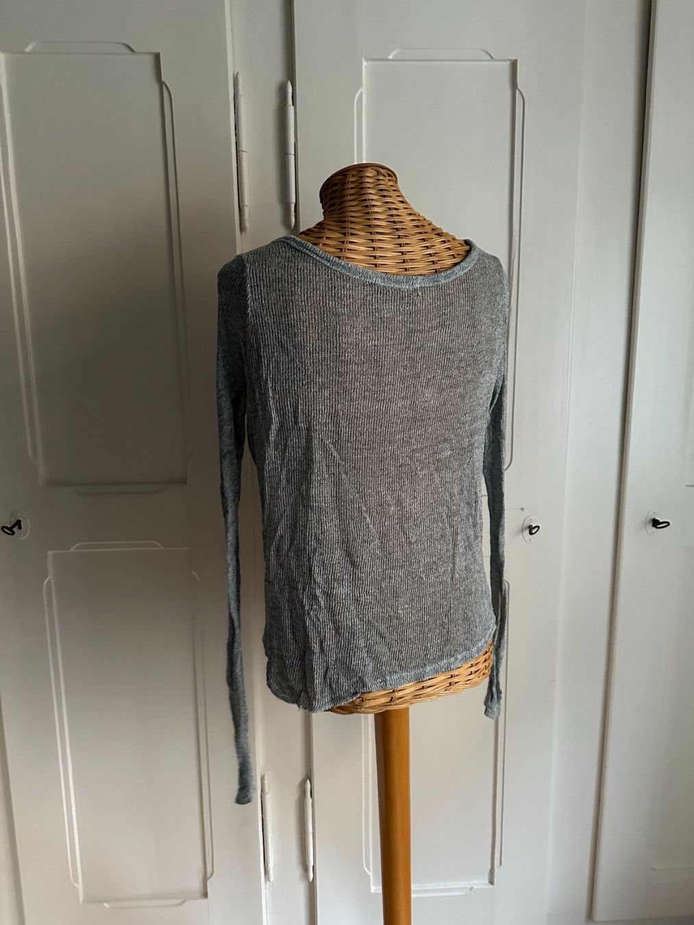 Brandy Melville Giacche: BRANDY MELVILLE - Strick Cardigan hellblau – Usato da Zürich venduto da Diazaio 2