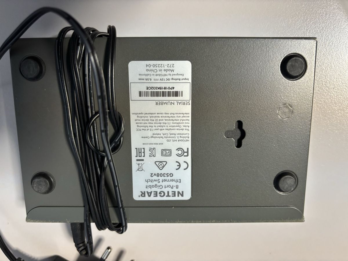 Componenti elettronici: Netgear 8 Port Ethernet Switch – Usato da Winterthur venduto da ral_tr8b 1