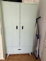 Kinder-Designerschrank in Salbeigrün / Mint