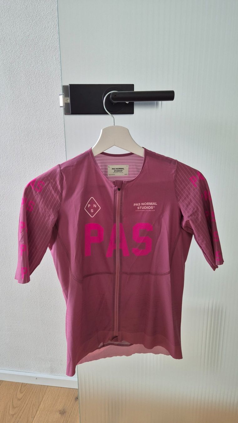 Pas Normal Studios Leibchen & Hosen: Pas Normal Studios PAS Jersey – Neu (gemäss Beschreibung) aus Selzach von e30dtm