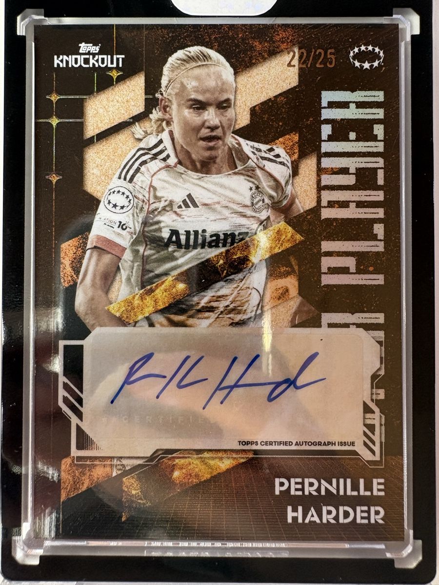 Topps Carte collezionabili: Topps Knockout UWCL Autograph Pernille Harder /25 – Nuovo (secondo la descrizione) da Kiesen venduto da jan_siegenthaler