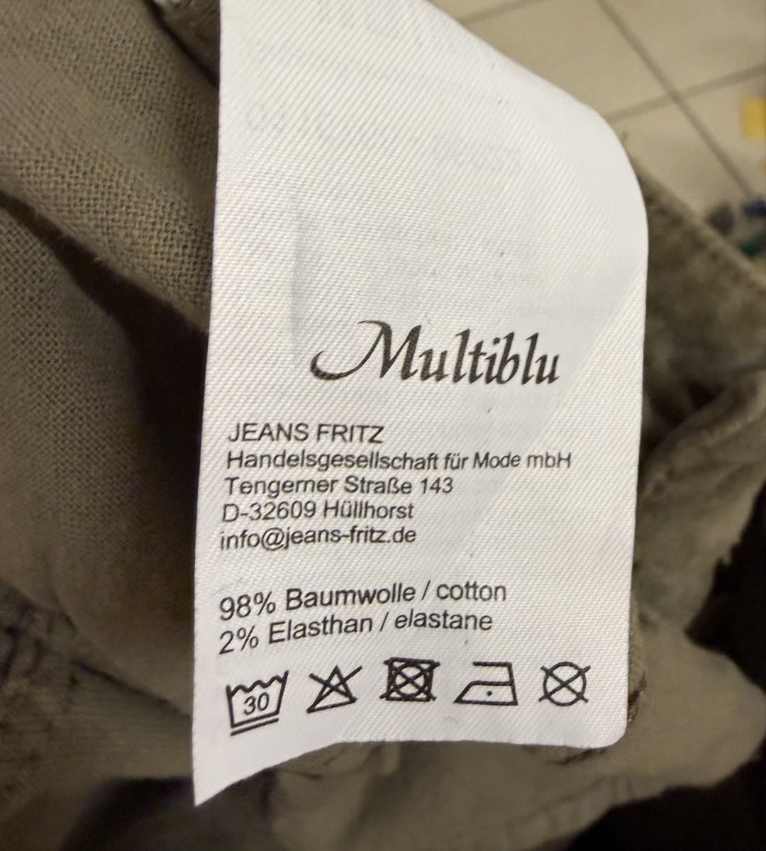 Pantaloni: Multiblu Cordhosen Gr. 38 Khaki Braun 98% Baumwolle 2% Elast – Nuovo (secondo la descrizione) da Lyss venduto da Sibella56 2