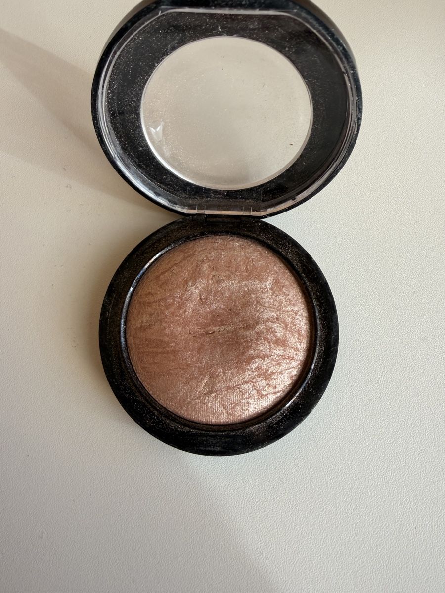 Mac Cosmetics Maquillage: Mac Highlighter Soft and Gentle – D'occasion à Schmerikon par 80zz08