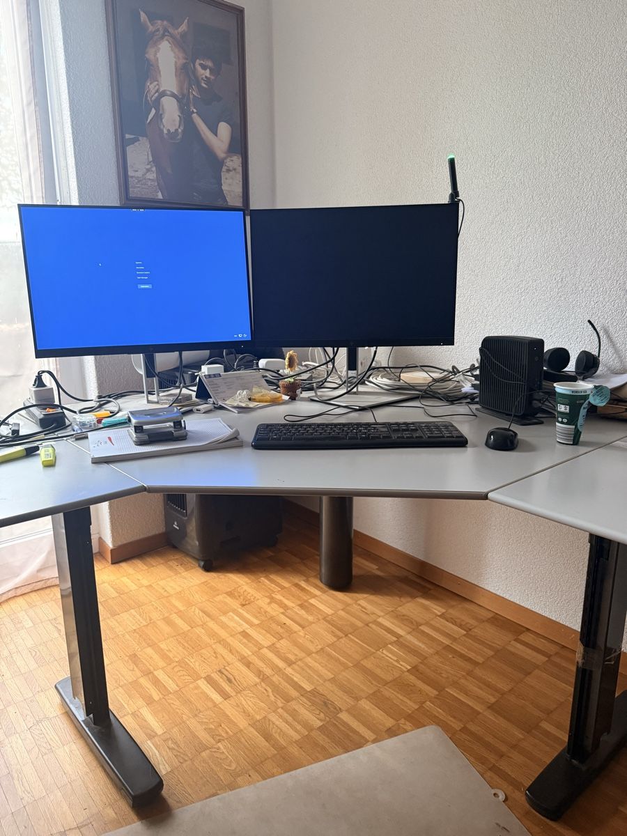 Bureaux: Bürotisch L-Form gebraucht – D'occasion à Eglisau par deb12 2
