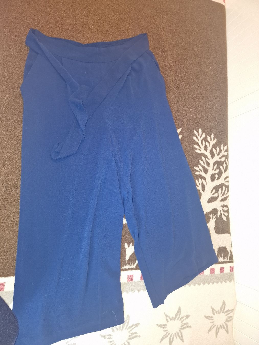 Pantaloni: Trendige Sommer Culotte Hose – Usato da Winterthur venduto da Winti1993