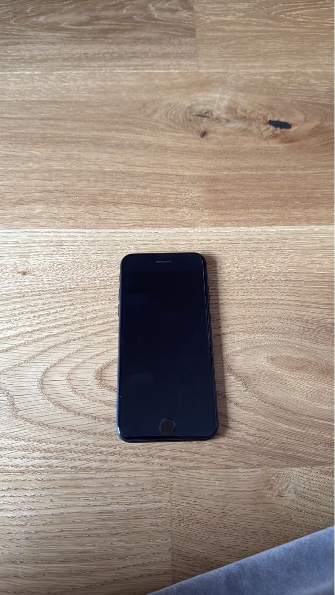 Apple Telefoni cellulari / Smartphones: iPhone 7 128GB Schwarz – Usato da Rapperswil BE venduto da yar_l85r