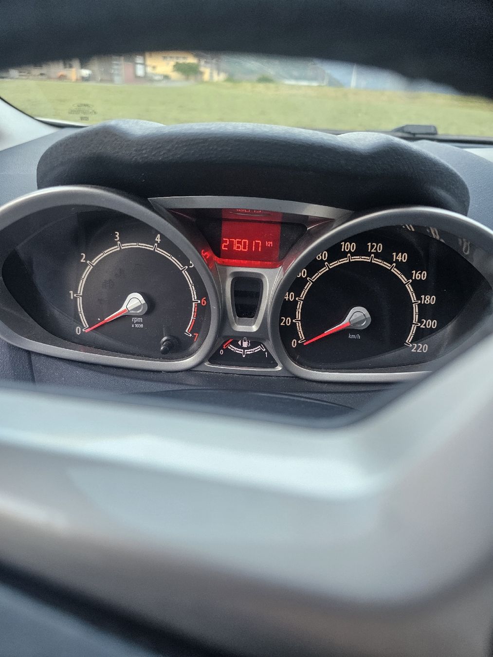 Ford Automobili: Ford Fiesta 1 6i 2012 – Usato da Collonges venduto da arashee 8