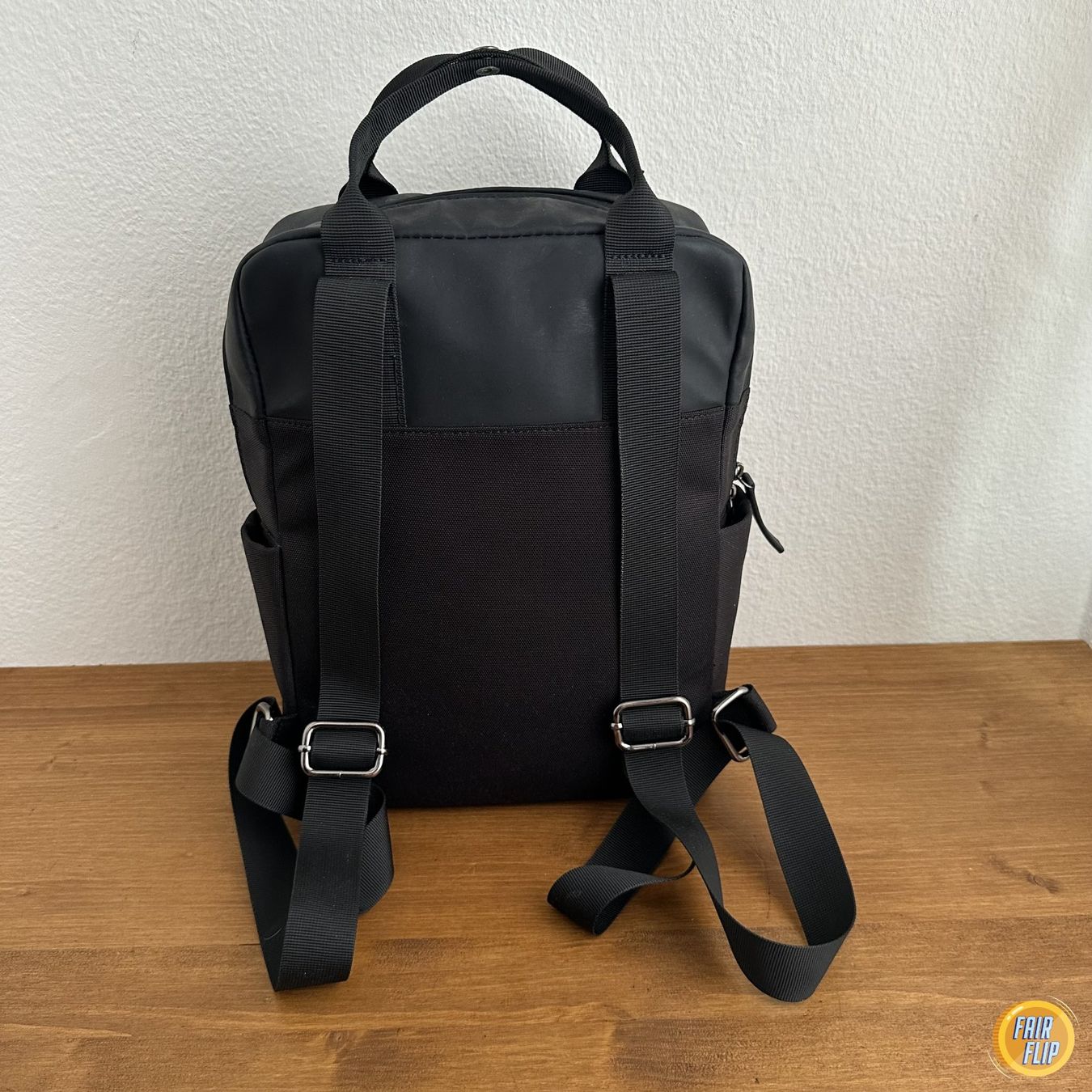 Kapten & Son Zaini: Kapten & Son Bergen small Rucksack Schwarz – Usato da Luzern venduto da fairflip 3