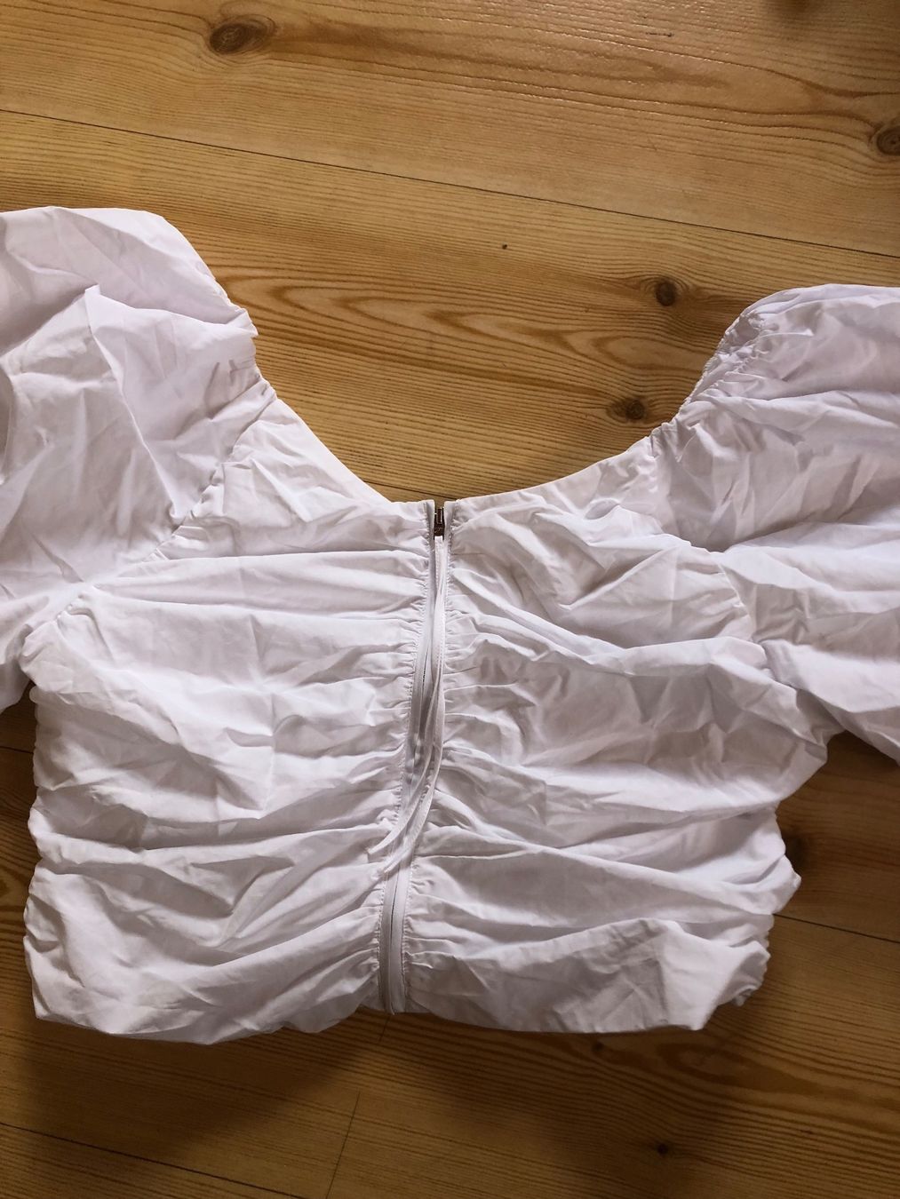 H&M Tops: Top blanc H&M – Gebraucht aus Bulle von sop_ct6x 2