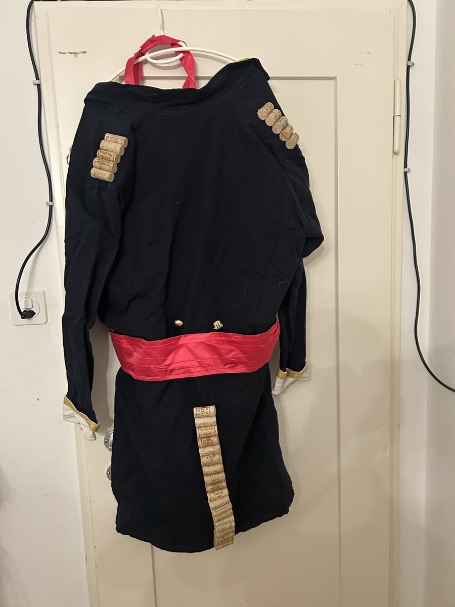 Costumi: Fasnacht Kostüm – Usato da Basel venduto da Krisztina.na 1