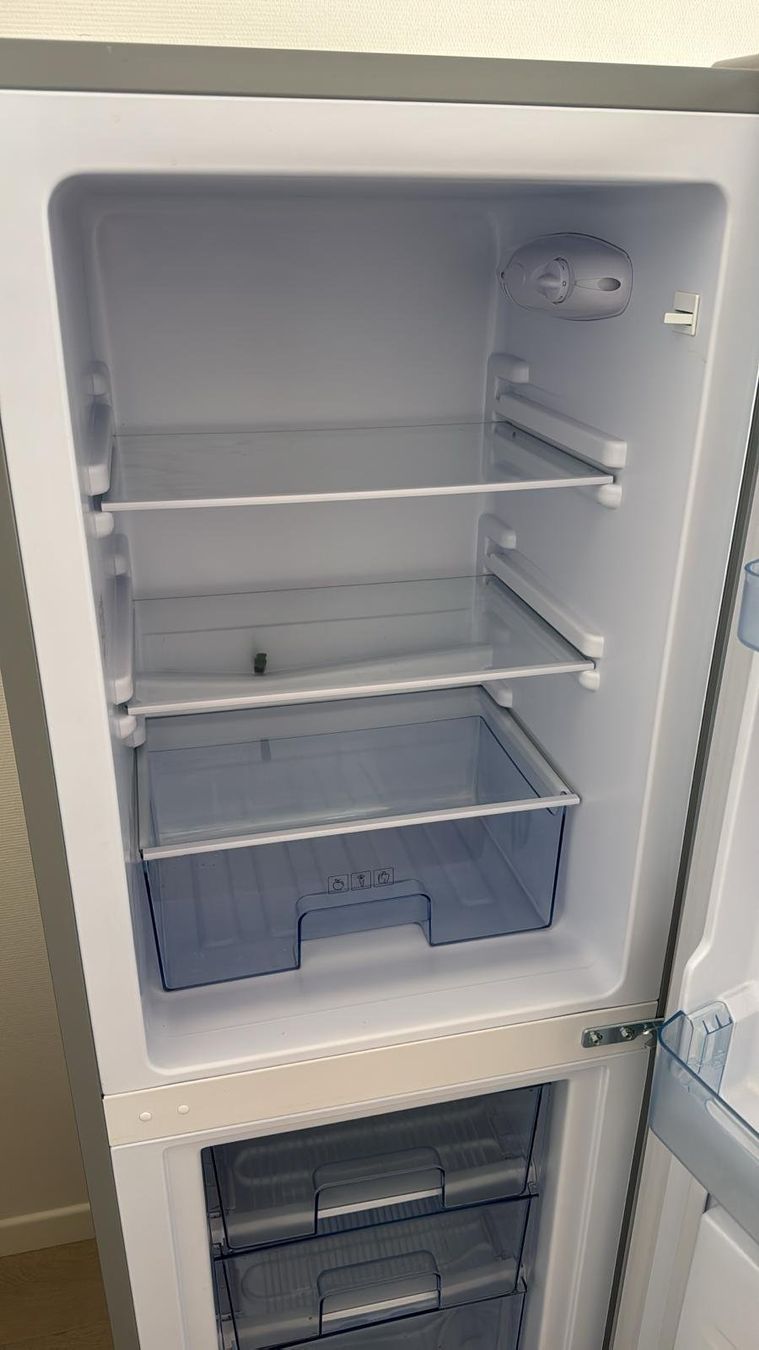 Kühlschrank: Kühl-/Gefrierkombination – Gebraucht aus Altendorf von Seller24 2