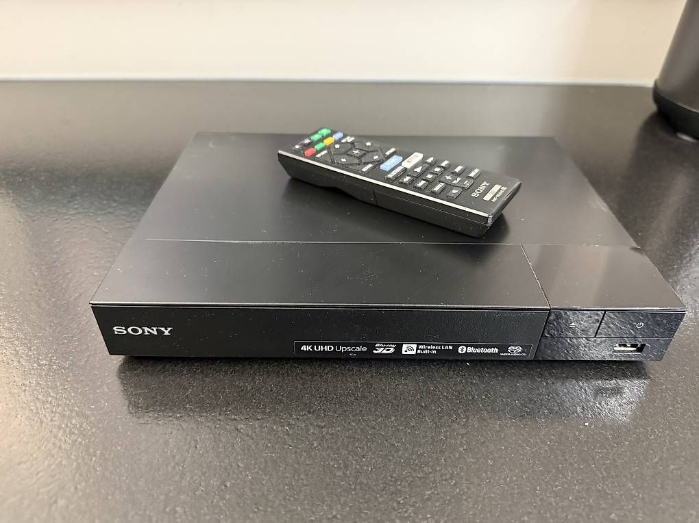 Audio- & Mediensysteme: Sony Blu-ray Player mit 4K Upscaling, WLAN & 3D  – Gebraucht aus Buch am Irchel von basicchino