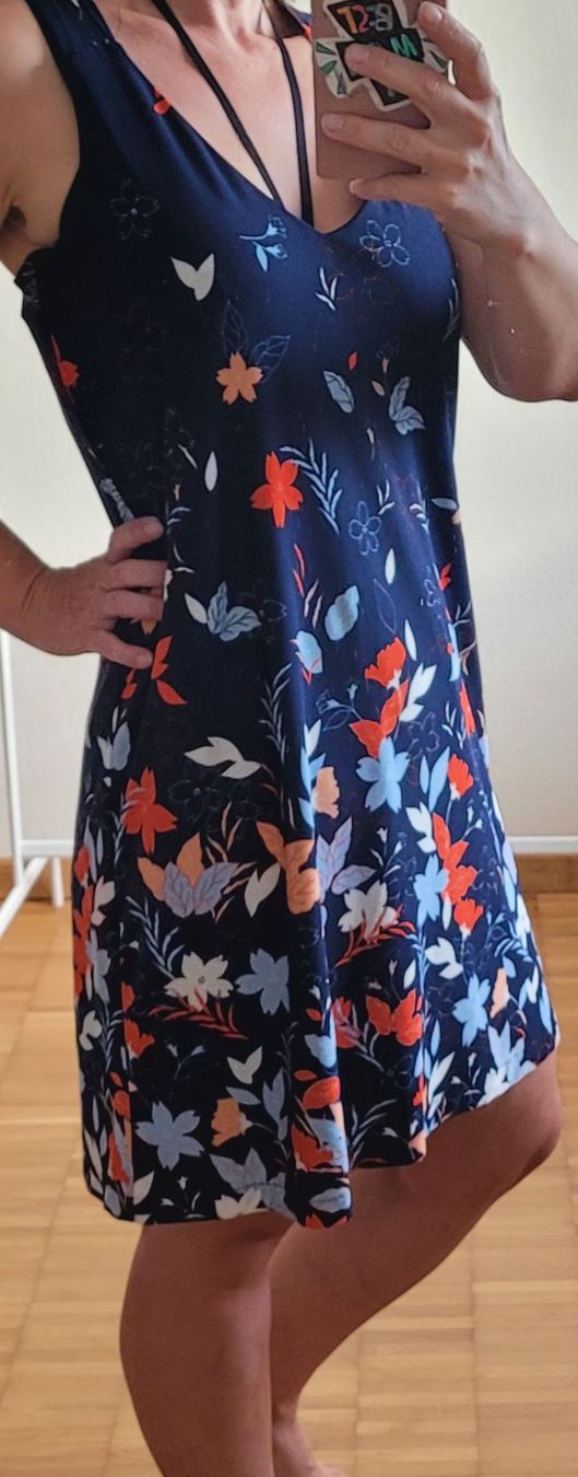 Mango Vestiti: Sommerliches Kleid von Mango mit Blumenmuster, Gr S – Nuovo (secondo la descrizione) da Emmenbrücke venduto da gatasalvache