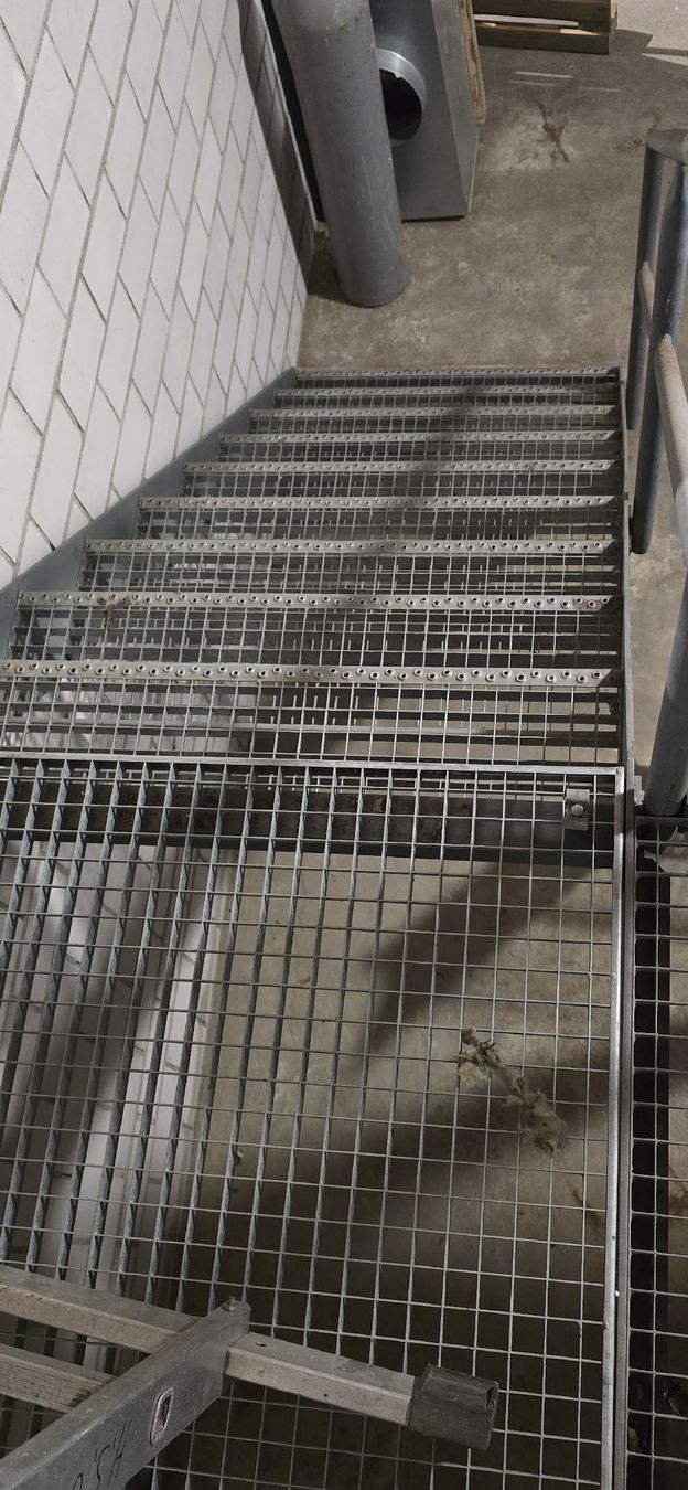 Treppen: Treppe Metalltreppe Stahltreppe – Gebraucht aus Weiningen ZH von ped_fbx2 2