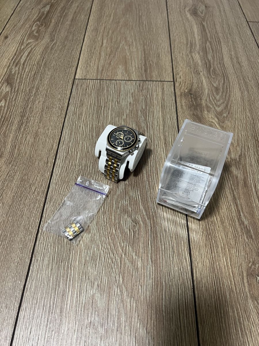 Swatch Orologi: Swatch Chronograph Bicolor mit Box & Zusa – Usato da Weiningen Tg venduto da rsi_8zqq 2