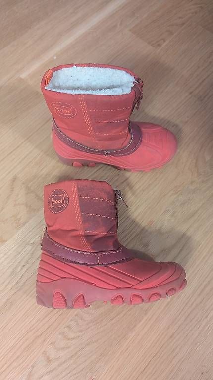 Scarpe per ragazze: Warme Stiefel gr 26 – Usato da Root venduto da vin_wr2l