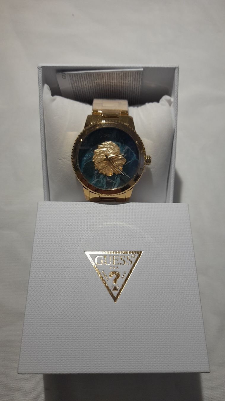 Montre Guess, Collection Lion Doré, Neuf, Magnifique! (Neuf avec ...