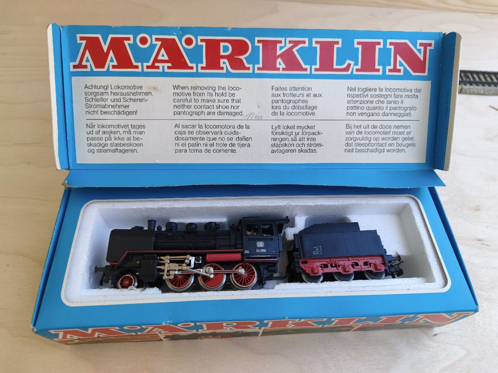 Märklin Modelleisenbahnen: Märklin 3003 Dampflokomotive mit Tender – Gebraucht aus Augst BL von Schubrahim 2