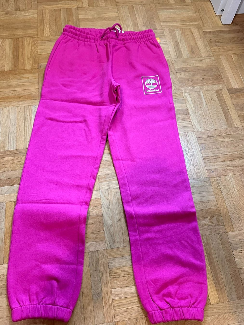 Timberland Hosen: Pantalon de jogging Timberland rose NEUF – Neu und originalverpackt aus Bernex von euma1976