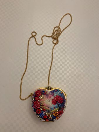 Schultertäschchen für Kinder mit glitzernden Steinchen