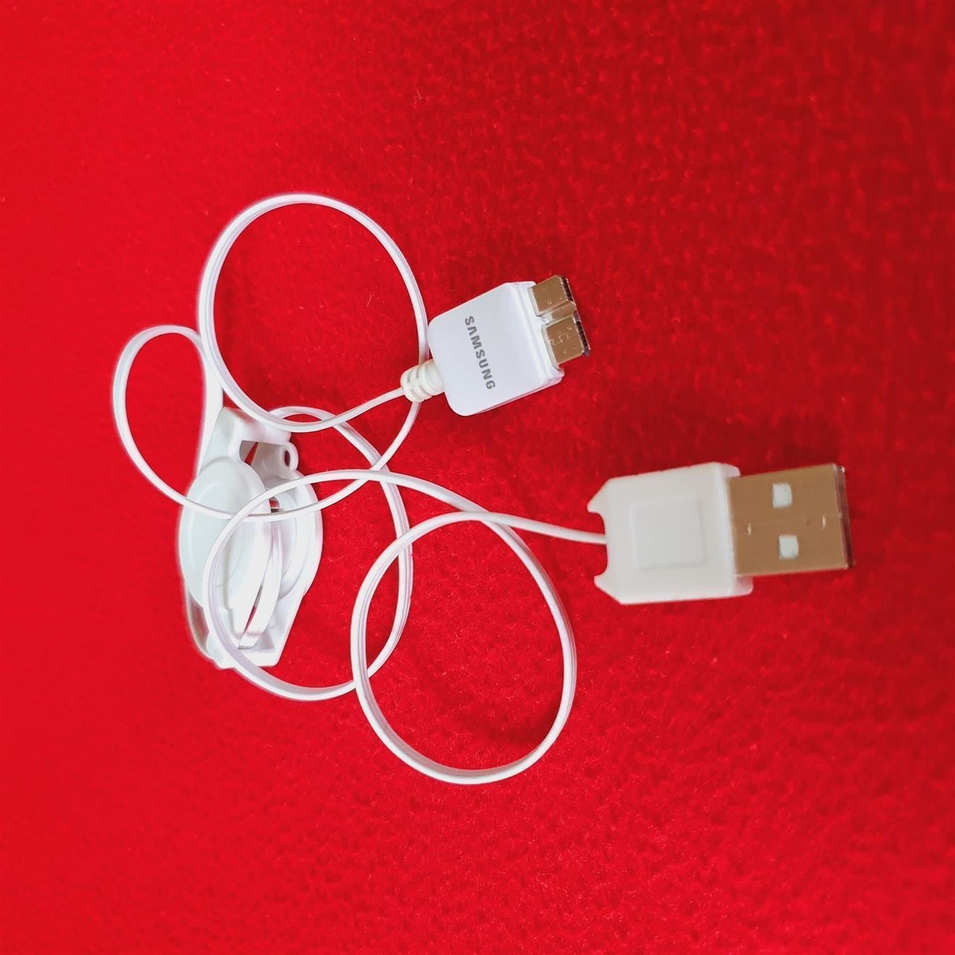 Cavi: Einziehbares USB Lade-/Datenkabel – Usato da Winterberg ZH venduto da Gemini63 1