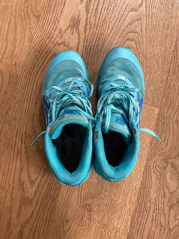 Scarpe da uomo: Basketballschuhe grösse 42.5 – Usato da Biel/Bienne venduto da 142_w9ds 1