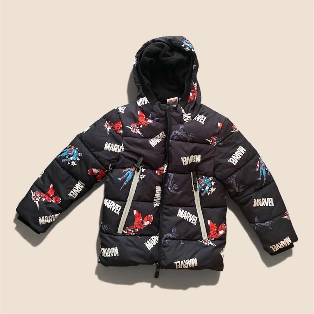 Giacche & Cappotti: VESTE MATELASSÉE MARVEL À CAPUCHE – Usato da Lausanne venduto da mar_6snp