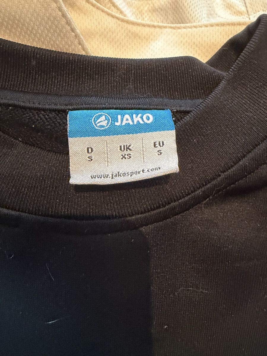 Jako Pullover & Sweatshirts: Jako sportpullover – Gebraucht aus Reinach BL von lorena.ate167 1