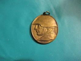 Broche soldat 1918 Magnifique broche  Superbe  qualité