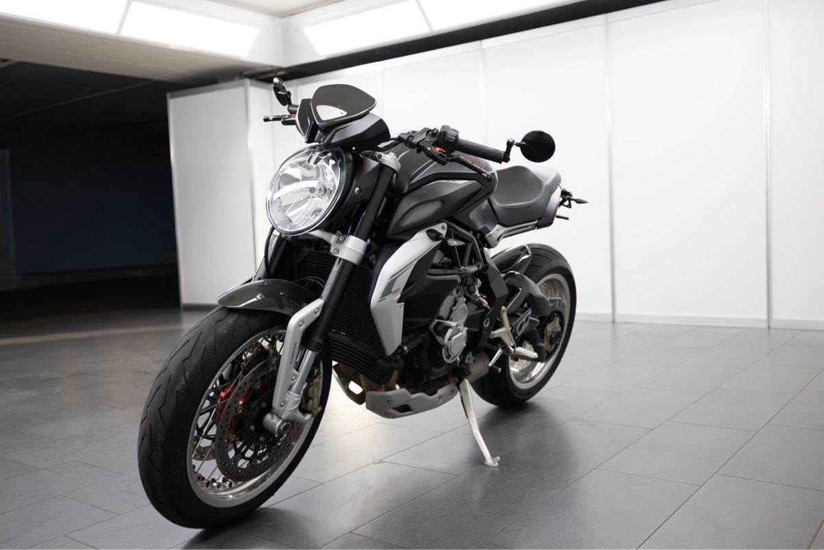 Strada: MV Augusta Dragster 800 – Usato da Berneck venduto da Kosarka23 1