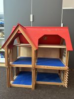 Holz Puppenhaus von Spielba mit viel Zubehör