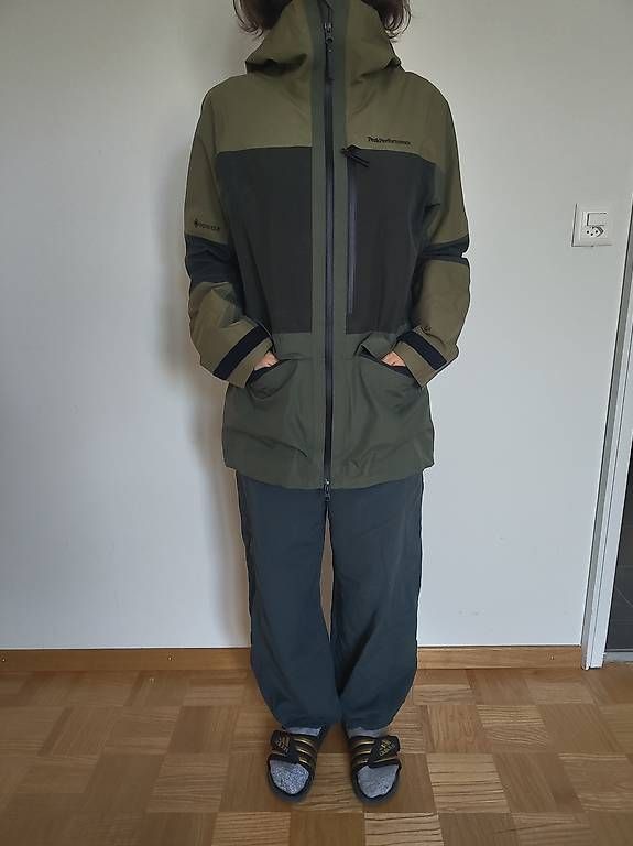Vestes: Skijacke S Peak Performance Gravity  – Neuf avec emballage d'origine à Birr par miminus2 5