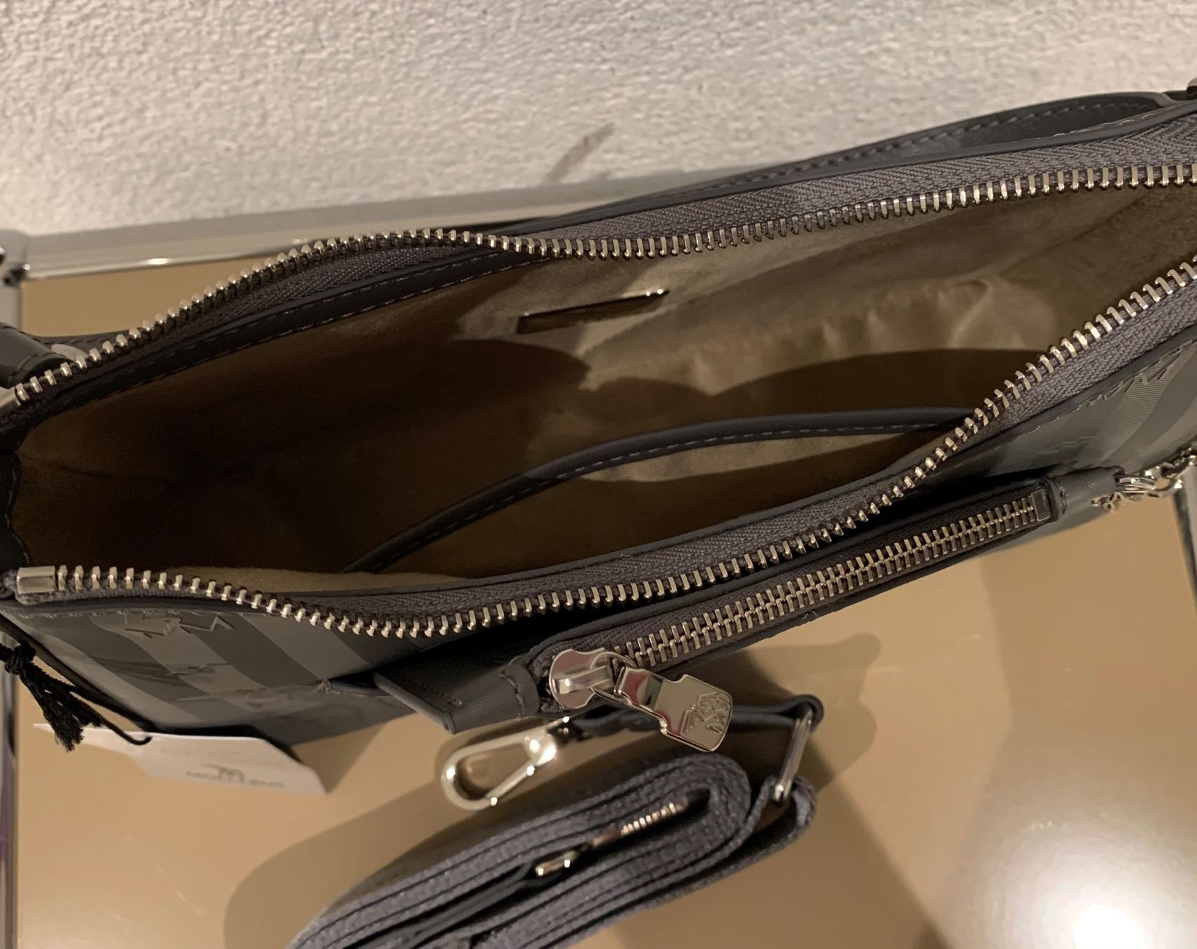Maison Mollerus Borse da donna: MAISON MOLLERUS Castiel silbergrau silber, NEU – Nuovo e nell'imballaggio originale da Mettmenstetten venduto da srca 2