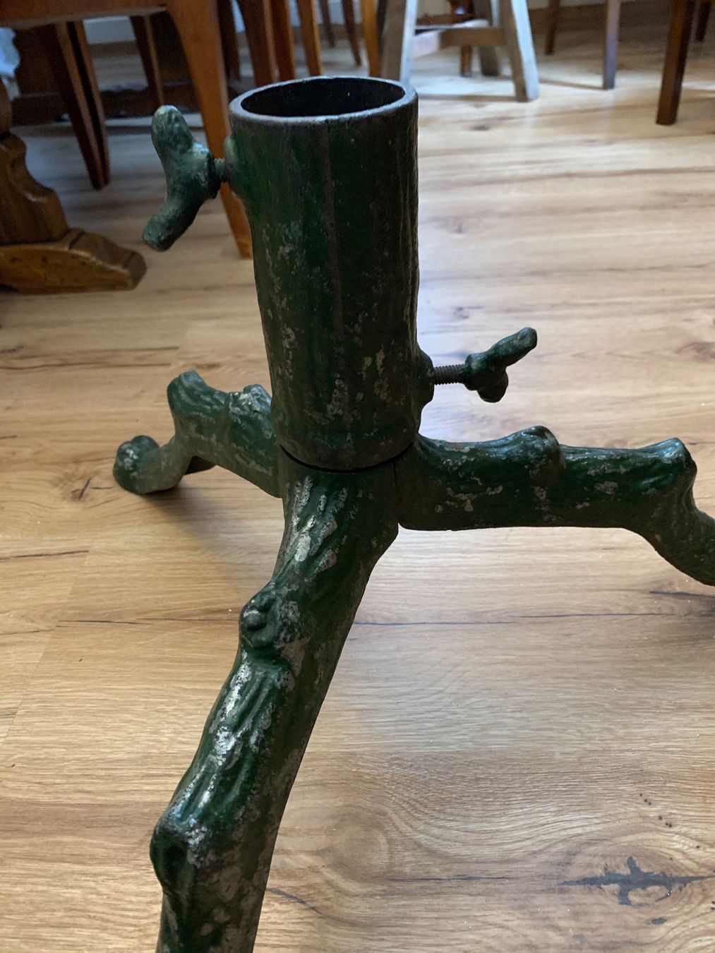 Altro in Decorazioni & Accessori: Jugendstil Christbaum Ständer – Usato da Flawil venduto da Naphtali 1