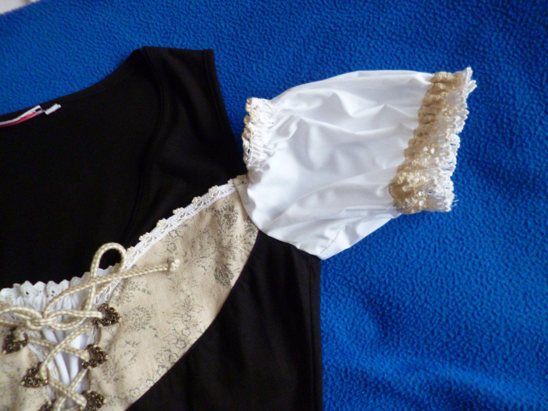 Kleider: Dirndl Oberteil, Grösse 38, Stockerpoint, ganz neu – Neu und originalverpackt aus Unterseen von marathon1 1