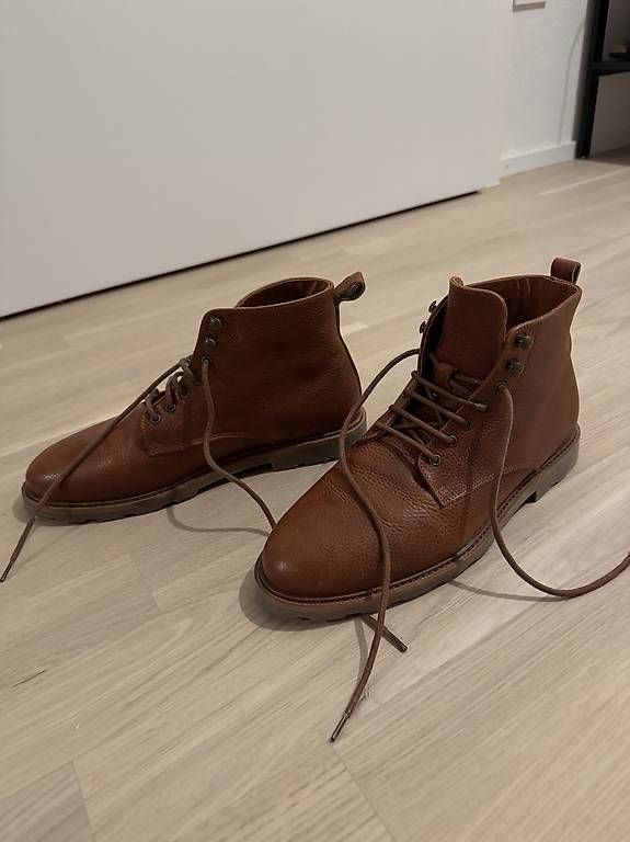 Scarpe da uomo: Chaussures homme taille 43/44 – Usato da Sierre venduto da far_8f9z 1