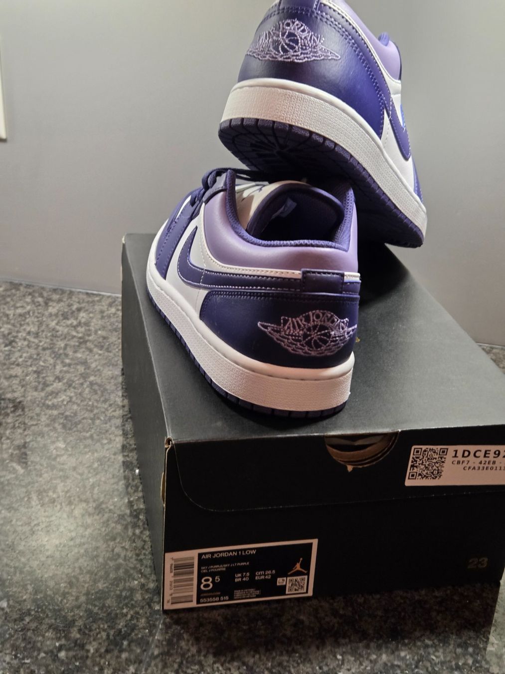 Nike Scarpe da uomo: Nike Air Jordan 1 Low Purple / Sky – Nuovo e nell'imballaggio originale da Busswil BE venduto da Stevevai 4