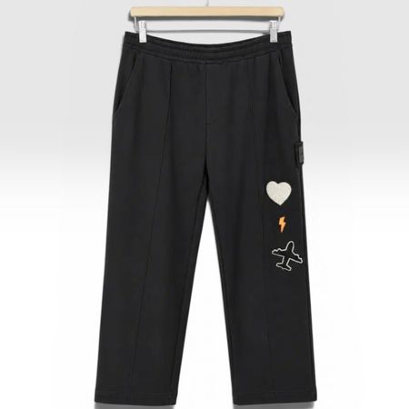 BOSS Jogginghose Gr. L – Schwarz mit coolen Patches & Prints