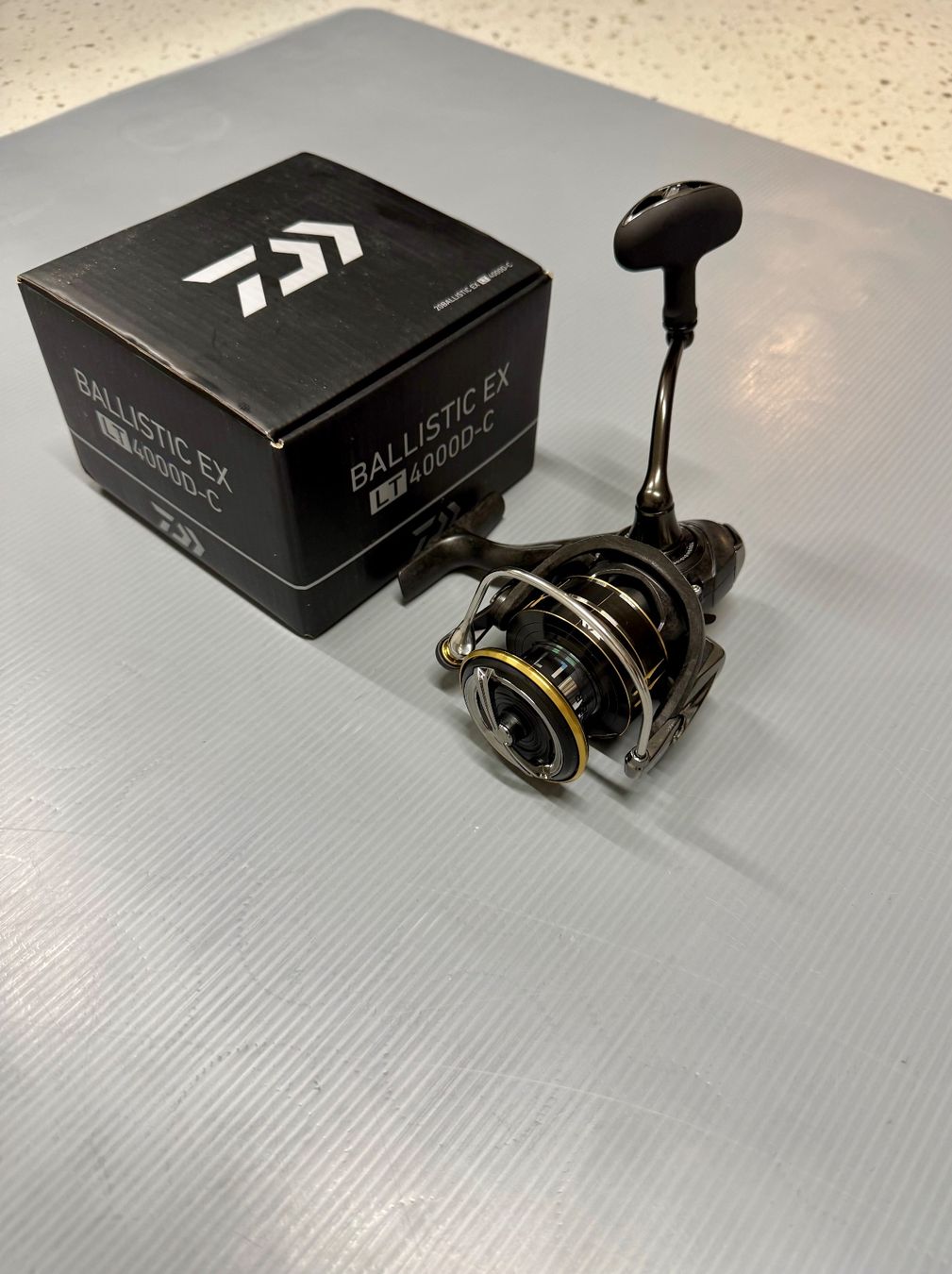 Daiwa Rollen & Spulen: Daiwa Ballistic EX-LT4000D-C Spinnrolle – Neu und originalverpackt aus Trimbach von duri.. 1