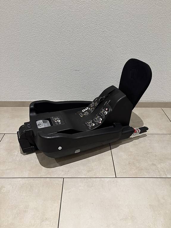 Seggiolini per auto: Avionaut Pixel Pro Babyschale / Autositz inkl. Isofixstation – Usato da Appenzell venduto da Giggs90 3