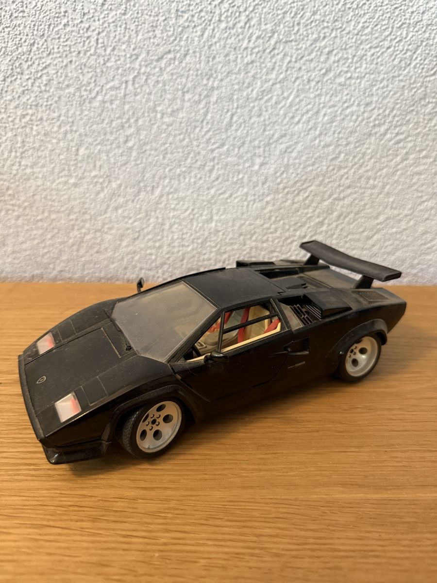 Bburago Modellautos: Burago Lamborghini Countach 1988 1/18 – Gebraucht aus Aarberg von Paloma013