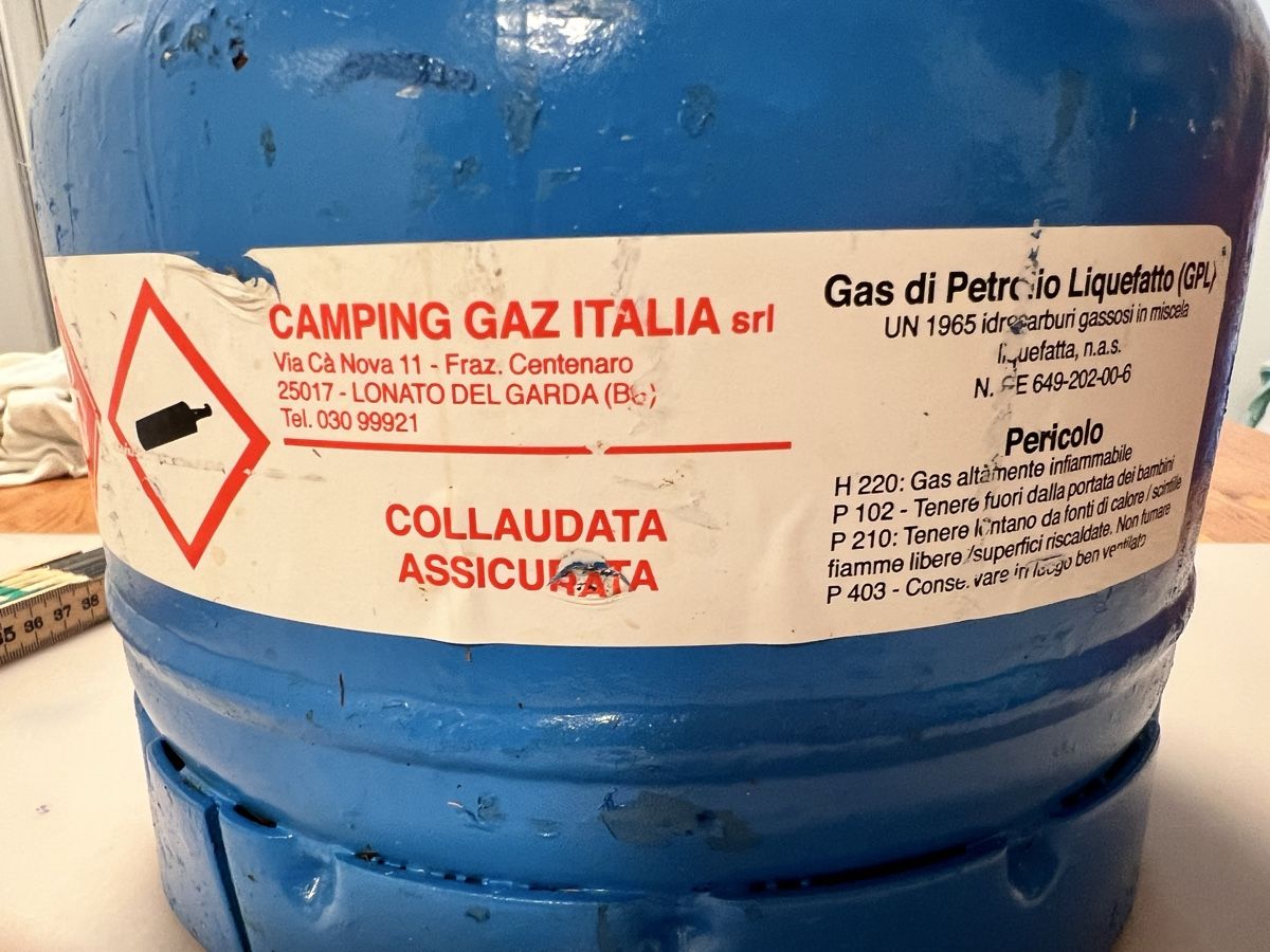 Campingaz Apparecchiature e tecnologia a gas: Campingaz-Flasche 19 cm hoch – Usato da Sevelen venduto da Ritiplampi 2