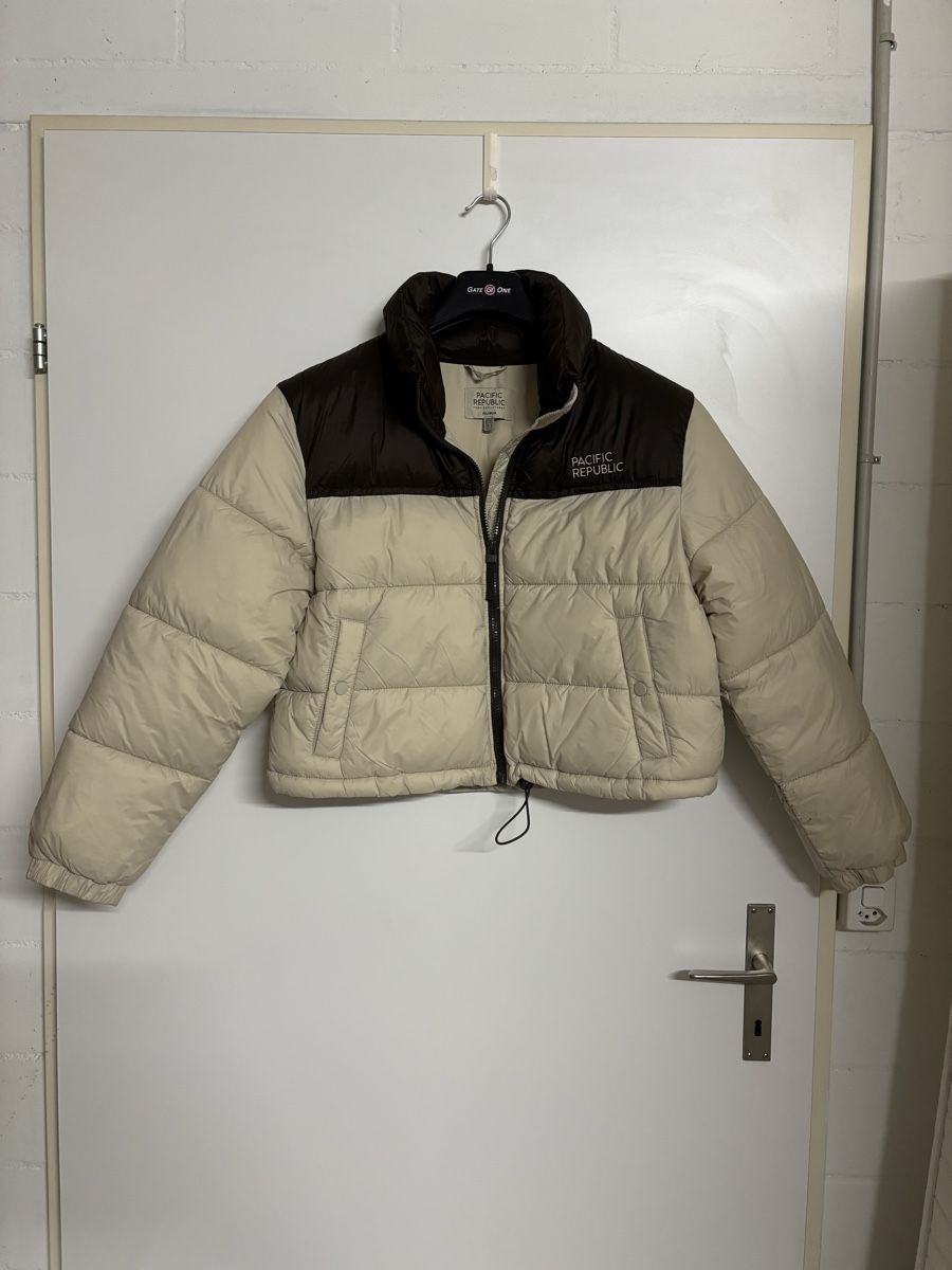 Pull&Bear Giacche: Daunenjacke Pacific Republic beige-braun Grösse M – Usato da Aarwangen venduto da mic_r7gc