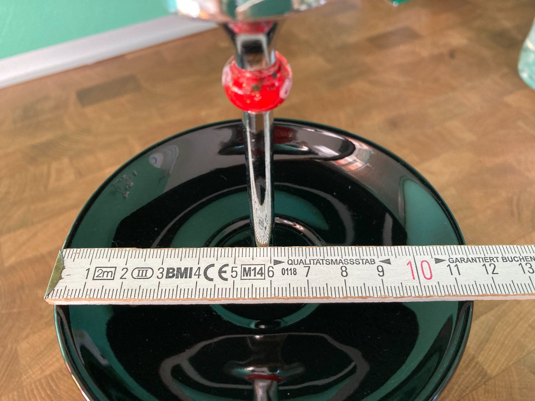 Piatti di portata: Etagere handarbeit mit Langenthal Teller und Glasbead – Usato da Subingen venduto da Etageren 9