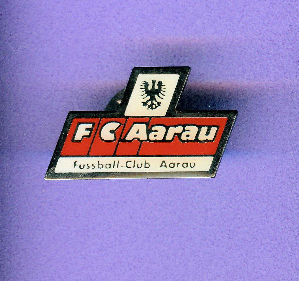 Placchette & Badge: FC AARAU – Usato da Winterthur venduto da Sammleroase