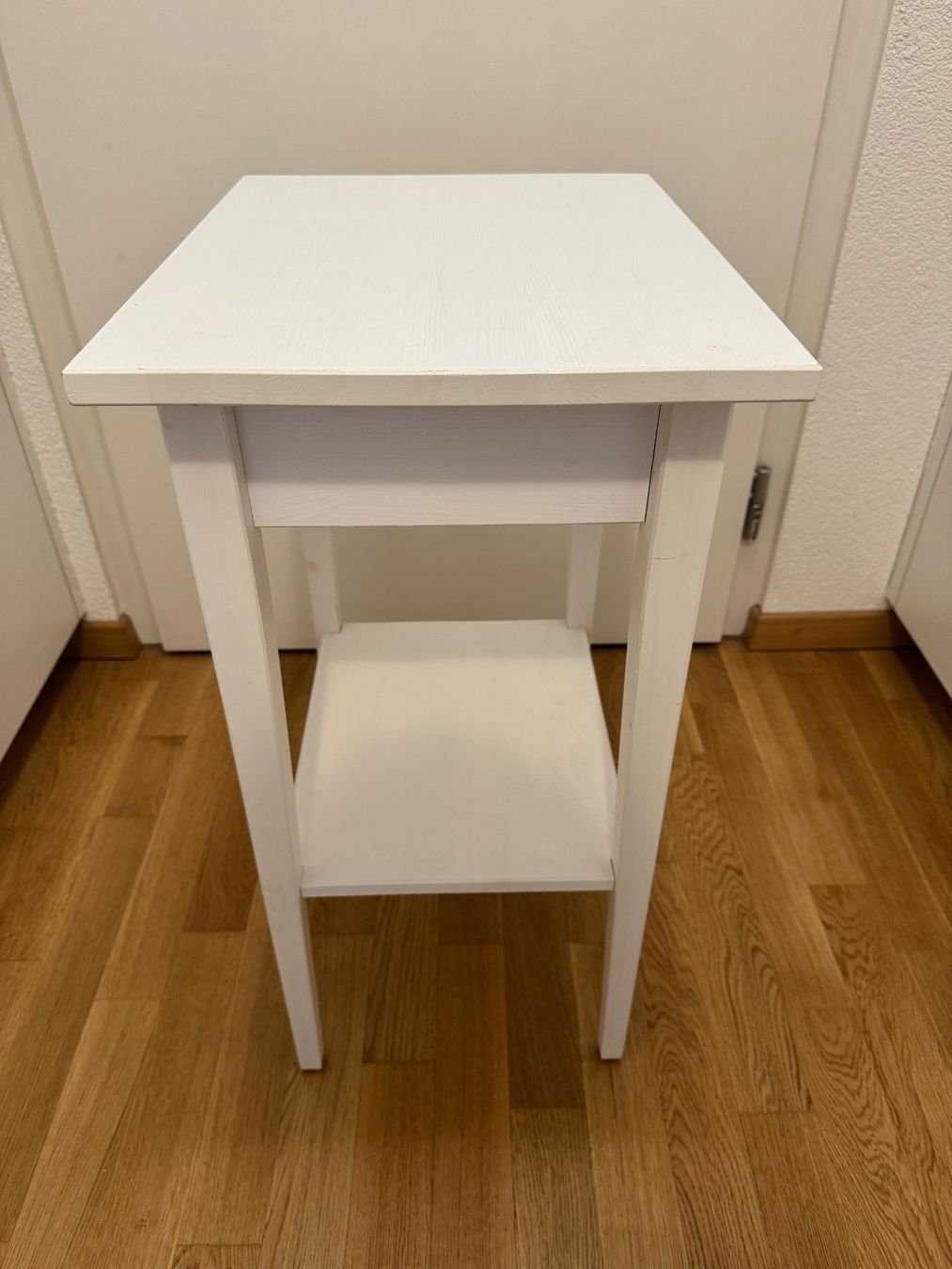 Ikea Tavoli: Ikea Hemnes Ablagetisch in weiß – Usato da St. Gallen venduto da gre_66hc 2