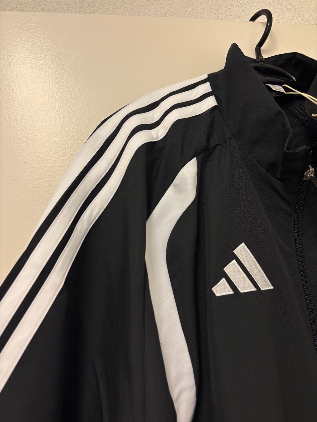 Adidas Giacche: Adidas Fussballjacke – Nuovo e nell'imballaggio originale da Zürich venduto da mc_mike77 1